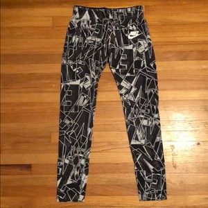 Nike geometric print leggings